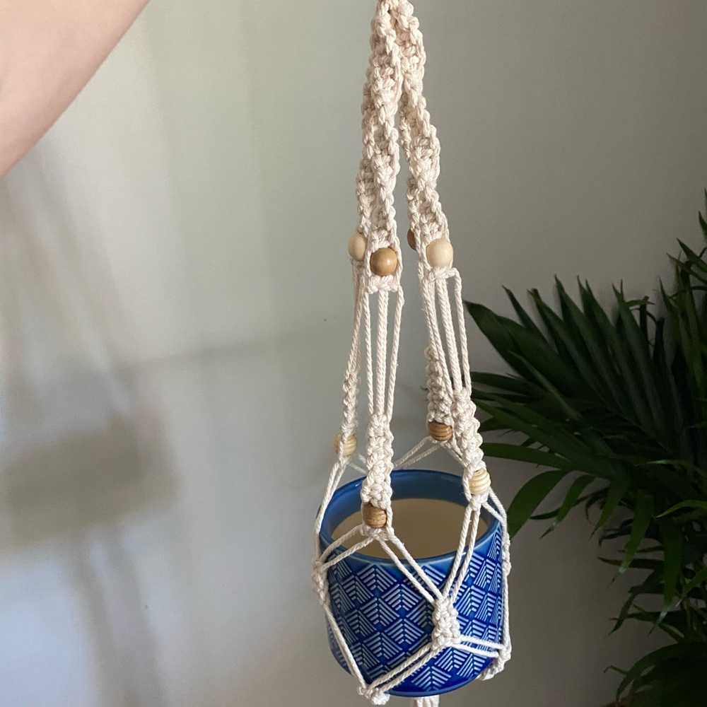(1) Hand made macrame plant hanger with blue pot🌵